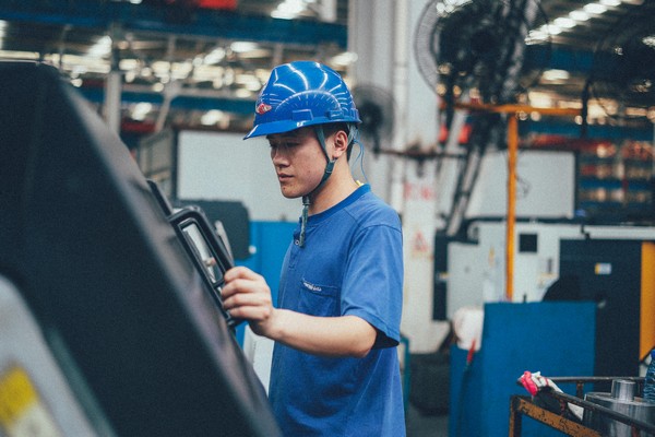 曾梦想当厨师，却成数控车工巨匠