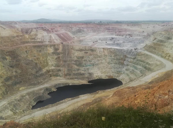 高温酷暑，，3044am永利集团智能凿岩装备异域扬威