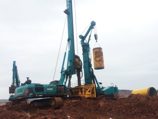 喜讯！！！3044am永利集团智能SWRC170自行式全回转全套管钻机获湖南省首台(套)重大手艺装备产品奖励！！！