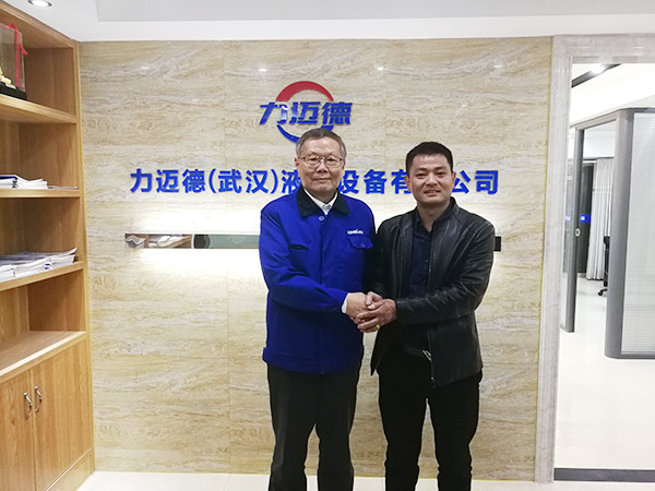 从拒绝到一次购置十台旋挖钻机，，他用八年时间熟悉3044am永利集团智能