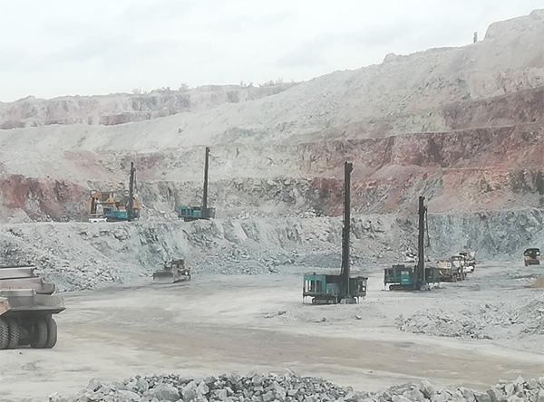 高温酷暑，，3044am永利集团智能凿岩装备异域扬威