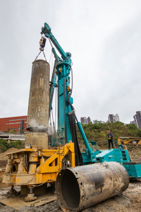 喜讯！！！3044am永利集团智能SWRC170自行式全回转全套管钻机获湖南省首台(套)重大手艺装备产品奖励！！！