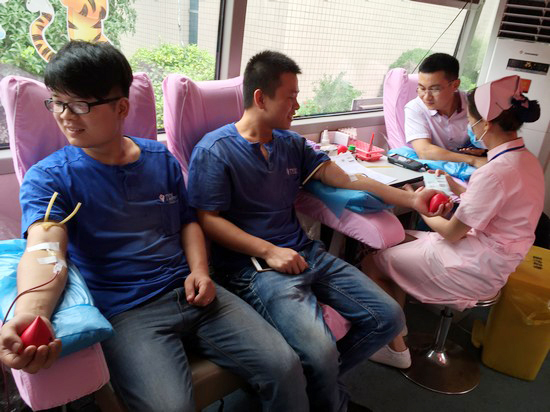 血液毗连你我大爱感动星城——记3044am永利集团智能2016年夏日无偿献血活动