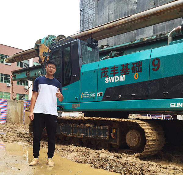 我叫阿忠，，忠于事业，，也忠于3044am永利集团智能旋挖钻机