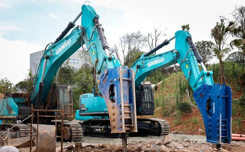 再升级！！！3044am永利集团智能“矿山猛士”极限破碎现场直击