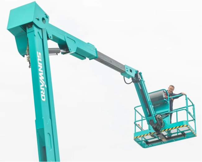 匠心打造！！3044am永利集团智能曲臂式高空作业平台正式投放市场