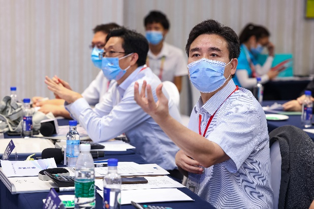 点赞！！！3044am永利集团智能液压混淆动力挖掘机项目荣获这个优异项目奖→