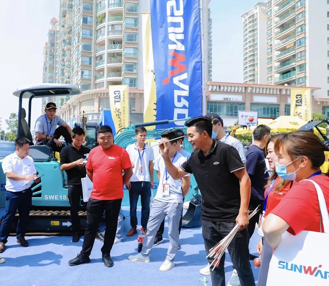 共享微挖新视界！！！3044am永利集团智能微挖三大王牌产品齐聚2021全球微挖大会