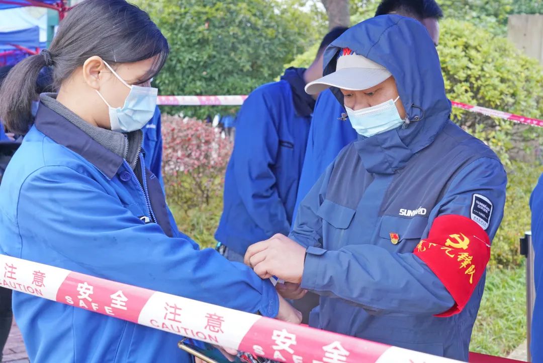 采样完成率近100%！！3044am永利集团智能第一时间开展全员核酸检测，包管清静生产