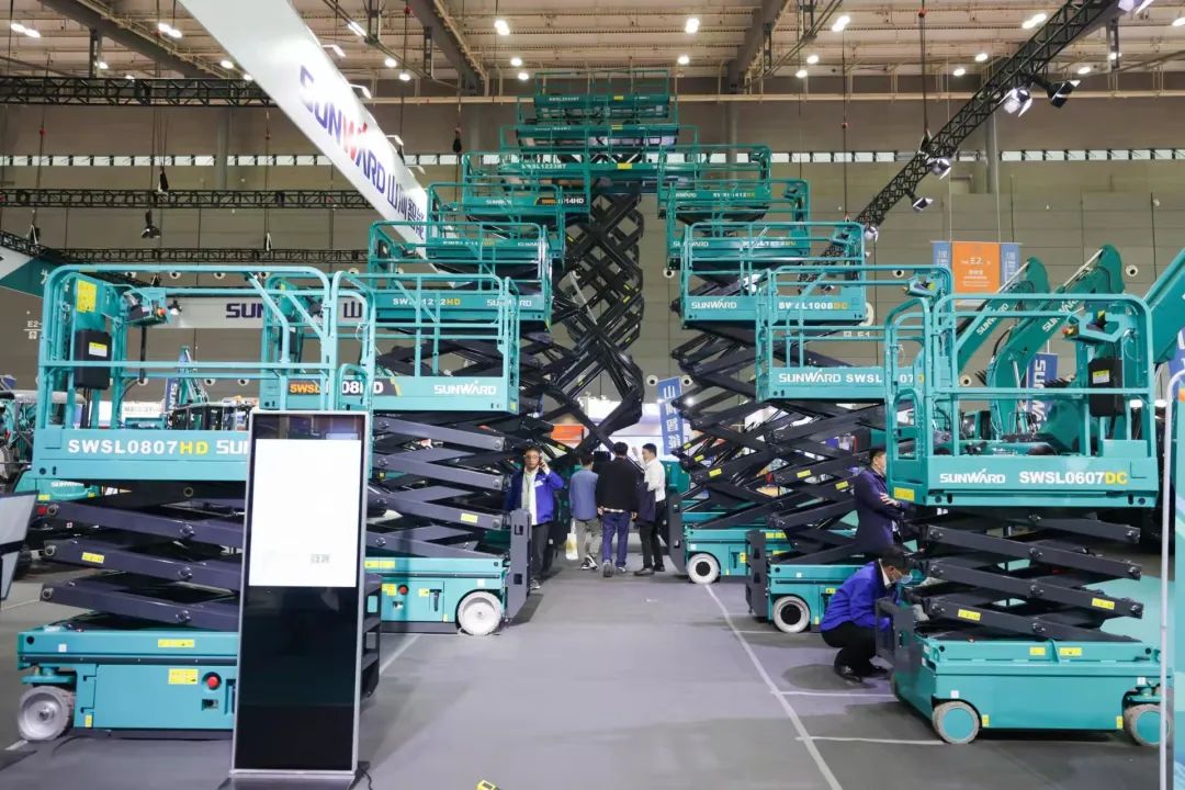 “3044am永利集团绿”牵手“华为中国红”！！！3044am永利集团智能高机装备集群助力华为团泊洼项目