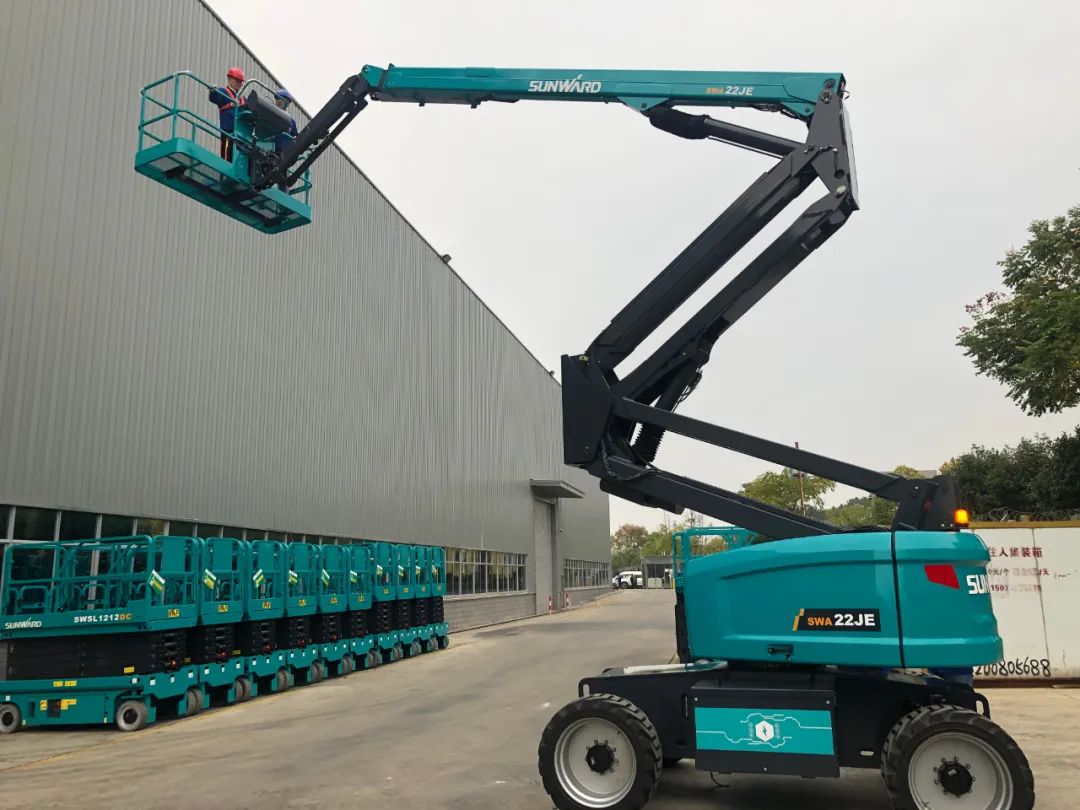 同级别作业高度最高！！3044am永利集团智能首款自主研发电动臂式高空作业平台下线