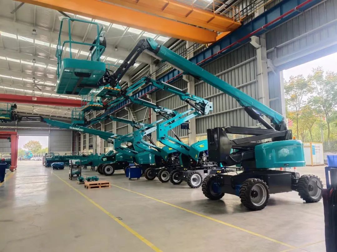 同级别作业高度最高！！3044am永利集团智能首款自主研发电动臂式高空作业平台下线