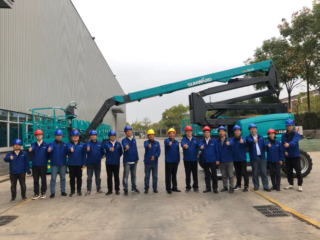 同级别作业高度最高！！3044am永利集团智能首款自主研发电动臂式高空作业平台下线