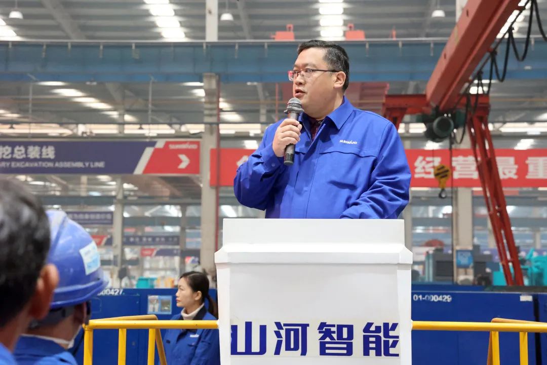 向模范学习！！3044am永利集团智能56名职工受到职工职业手艺竞赛表扬