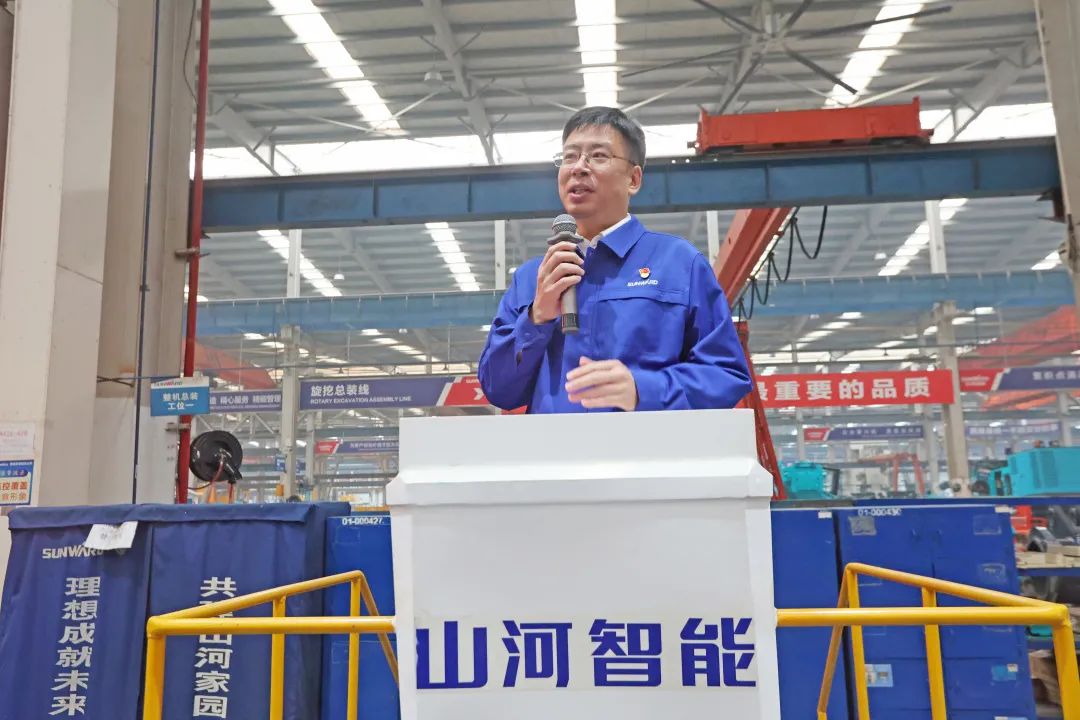 向模范学习！！3044am永利集团智能56名职工受到职工职业手艺竞赛表扬