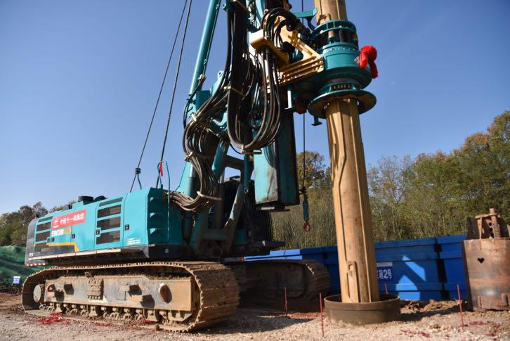 首根桩基开钻！！！3044am永利集团智能助力新建沪渝蓉高速铁路建设