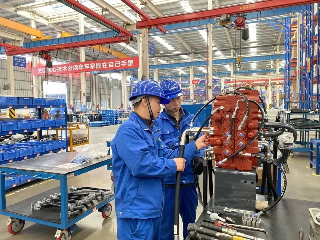 《湖南教育》：：探索18年，，3044am永利集团智能找到校企相助共赢的谜底