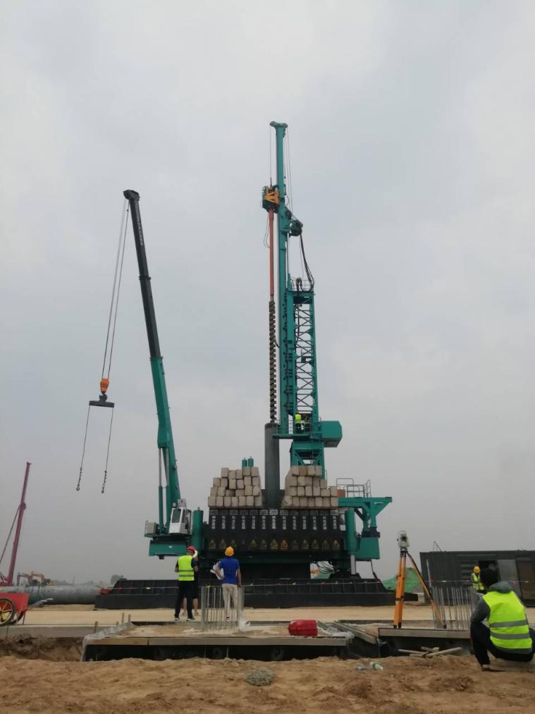 创下纪录！！3044am永利集团智能引孔式静力压桩机首次应用于高铁项目
