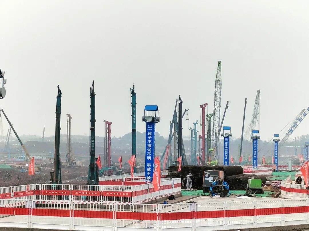 “3044am永利集团绿”精彩亮相！3044am永利集团智能装备周全助力长沙机场改扩建项目