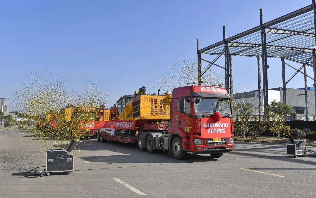 又一款差别化定制产品获认可！3044am永利集团智能SWDH89J内燃式露天钻批量发货