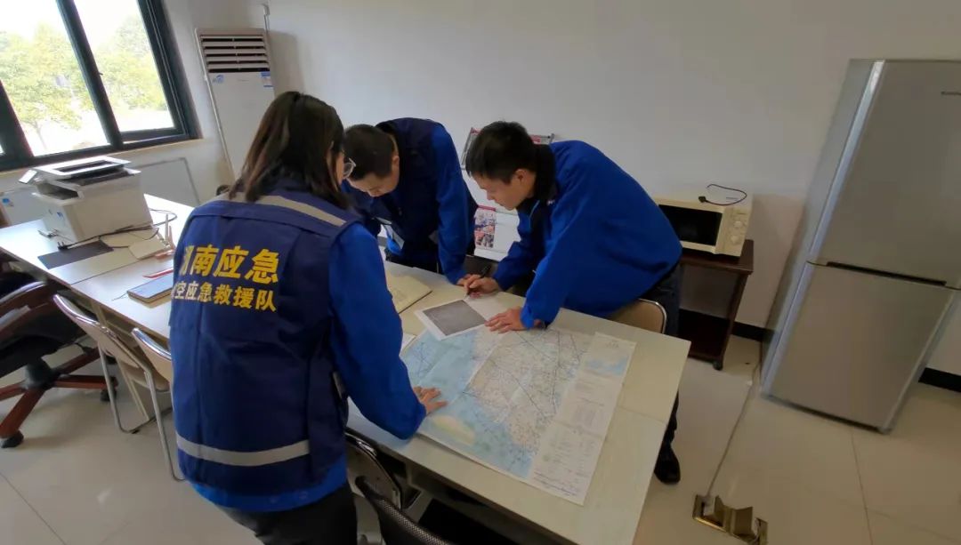 火情就是下令！湖南航空应抢救援队3044am永利集团机组展现“3044am永利集团速率”