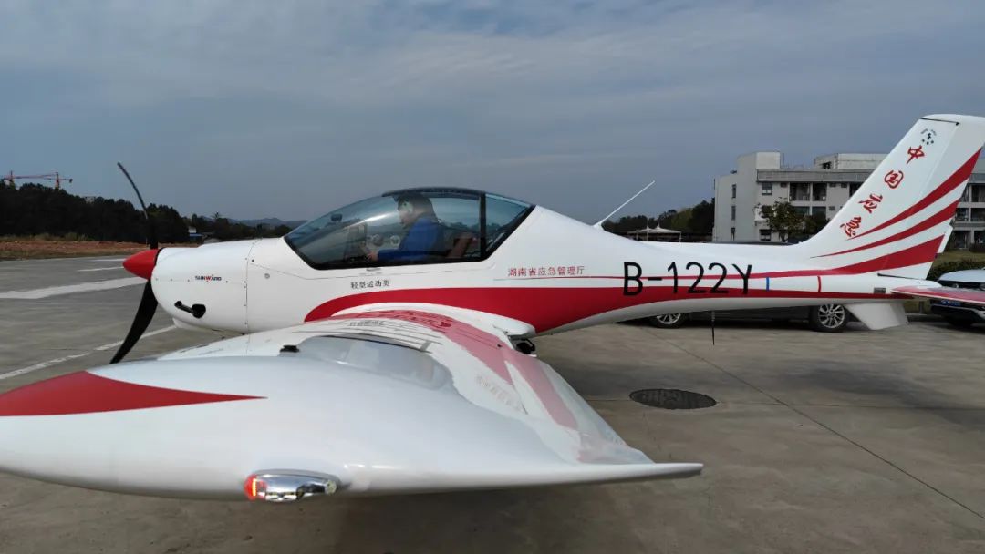 火情就是下令！湖南航空应抢救援队3044am永利集团机组展现“3044am永利集团速率”