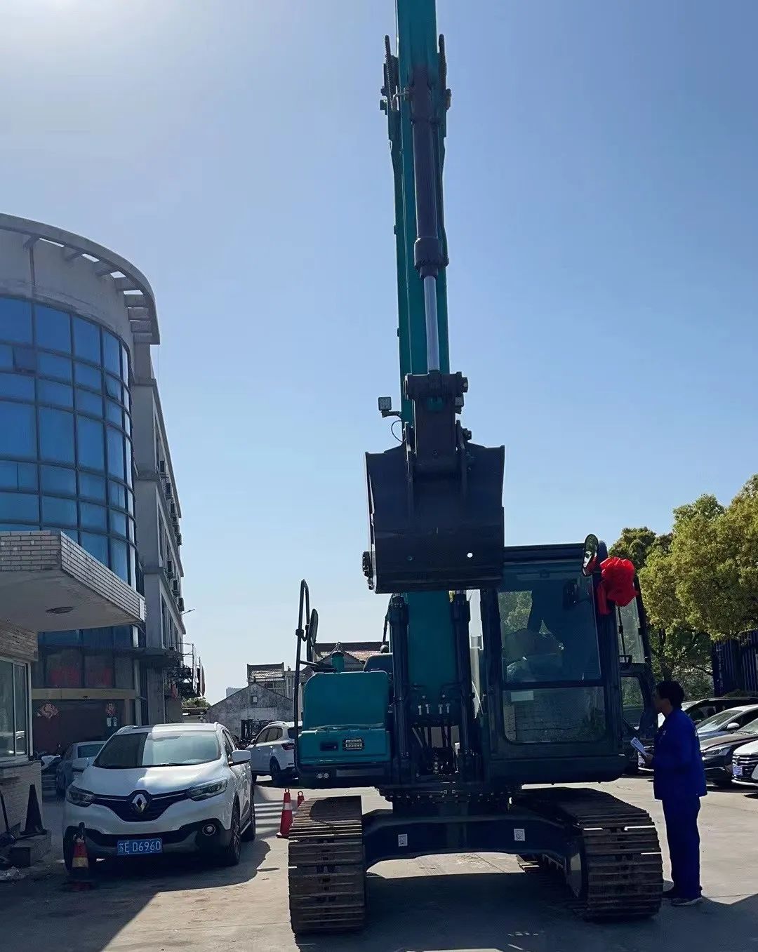 防疫、、交机两手抓！！3044am永利集团智能挖掘机顺遂交付获好评