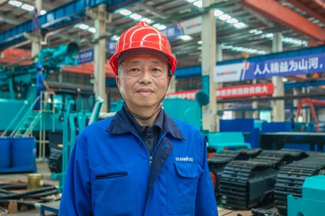 长沙经开区劳模林宏武：：：扎根工程机械40载 永葆实干立异小儿心