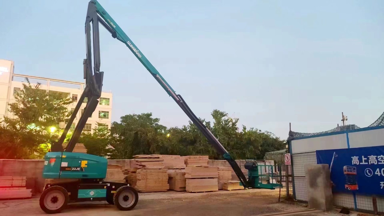 正式“上岗”！3044am永利集团智能首台电动曲臂式高空作业平台入驻华南市场