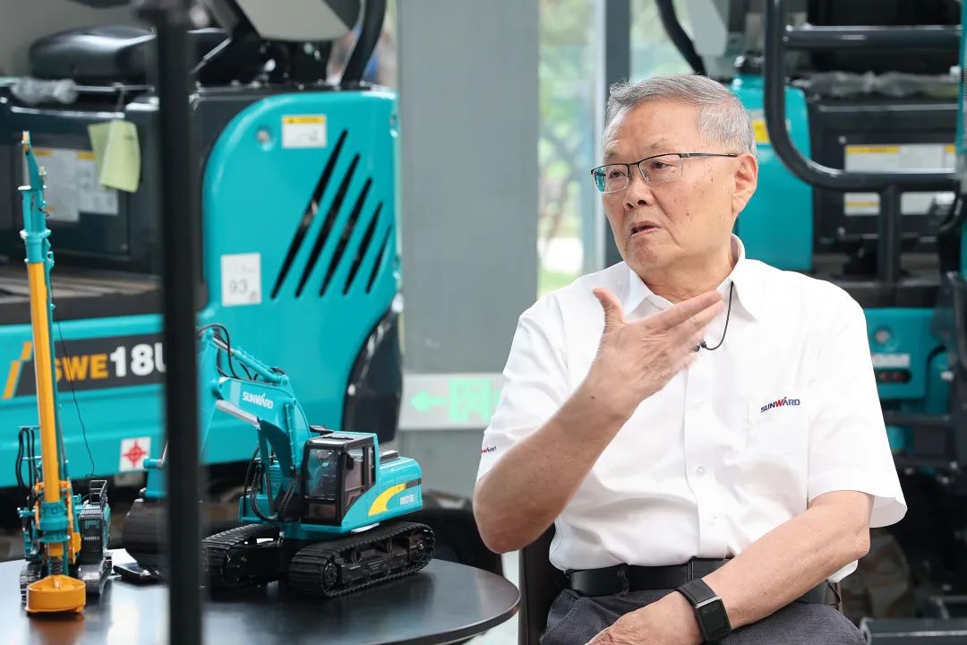 CGTN探厂！！专访3044am永利集团智能董事长、、、首席专家何清华花絮来了