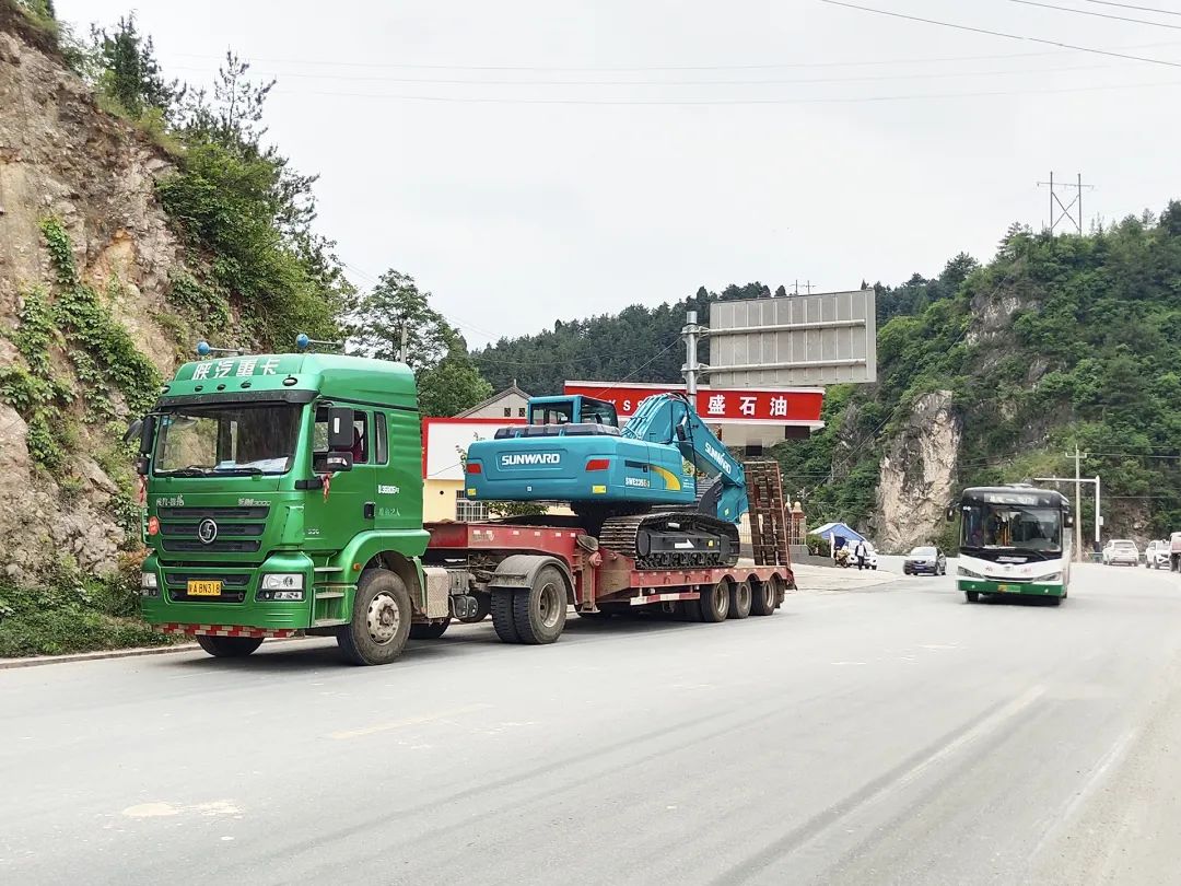 三员3044am永利集团挖机“悍将”收服“铁粉”一枚，，凭什么？