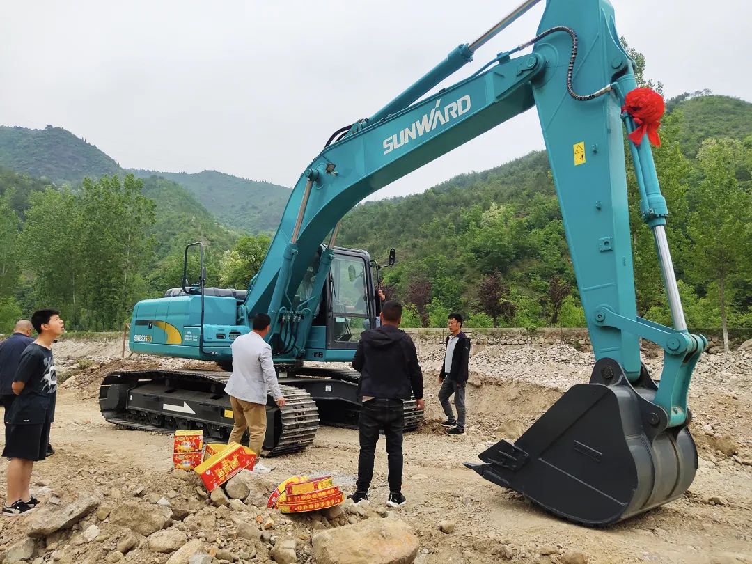 三员3044am永利集团挖机“悍将”收服“铁粉”一枚，，凭什么？