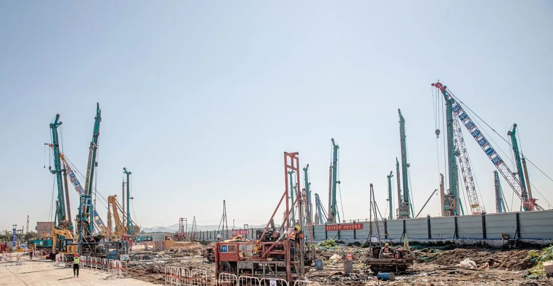 “3044am永利集团绿”再现大湾区！3044am永利集团智能旋挖钻机组团助建广州白云机场项目