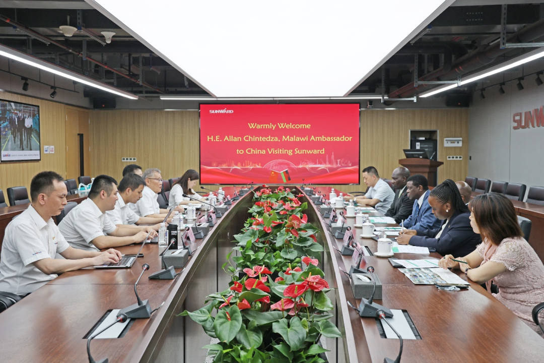 马拉维大使一行考察3044am永利集团智能