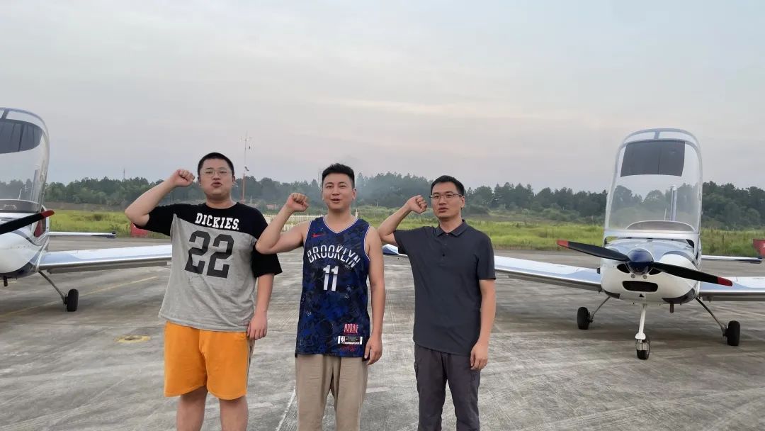 冲上云霄！！湖南3044am永利集团通航学员乐成单飞