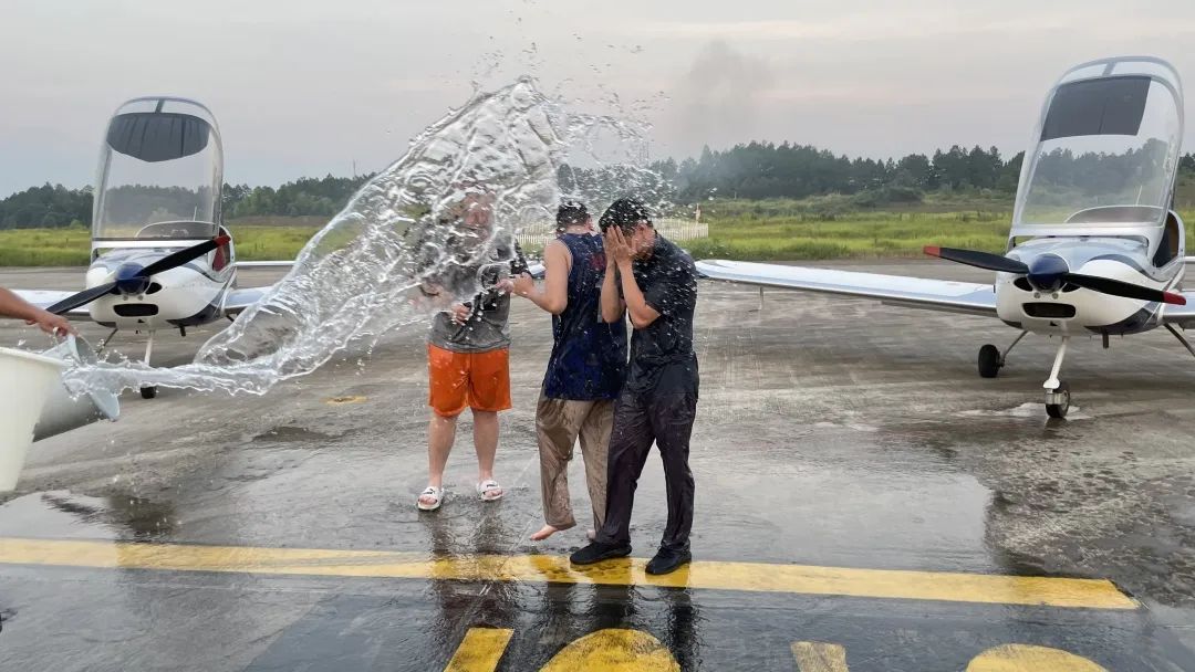 冲上云霄！！湖南3044am永利集团通航学员乐成单飞