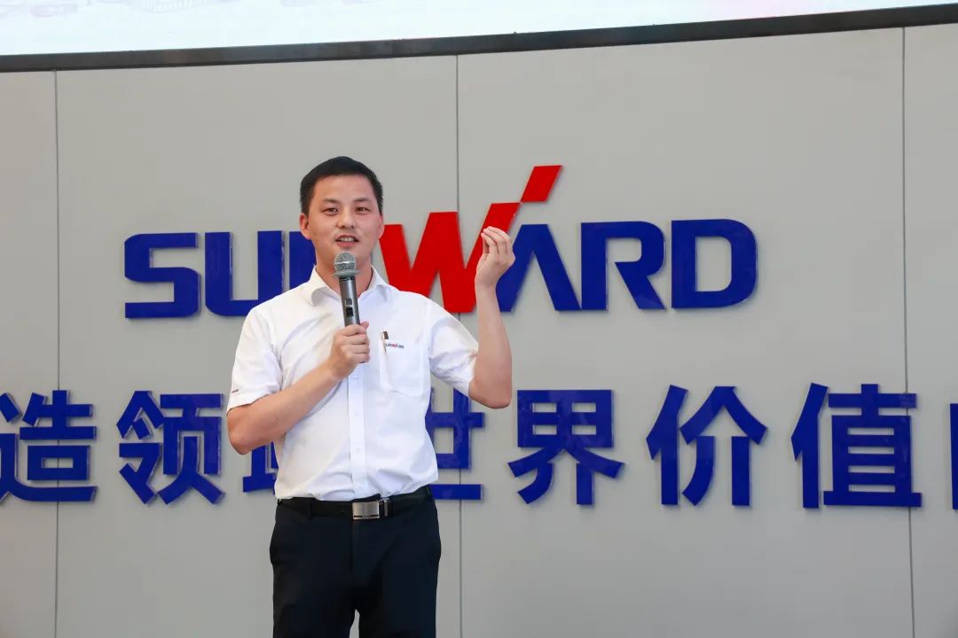 又酷又辣又炫！！！3044am永利集团智能第二届挖机废物来了