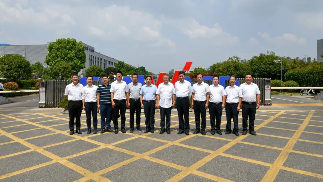 国家应急治理部郭治武局长一行考察3044am永利集团智能无人化应抢救援装备