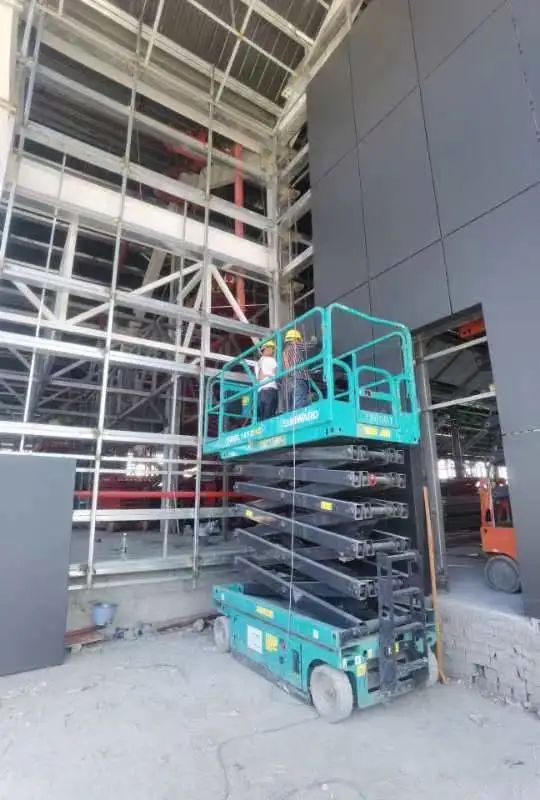 众志成城抗疫情！！3044am永利集团智能高空机械助力惠州方舱医院建设