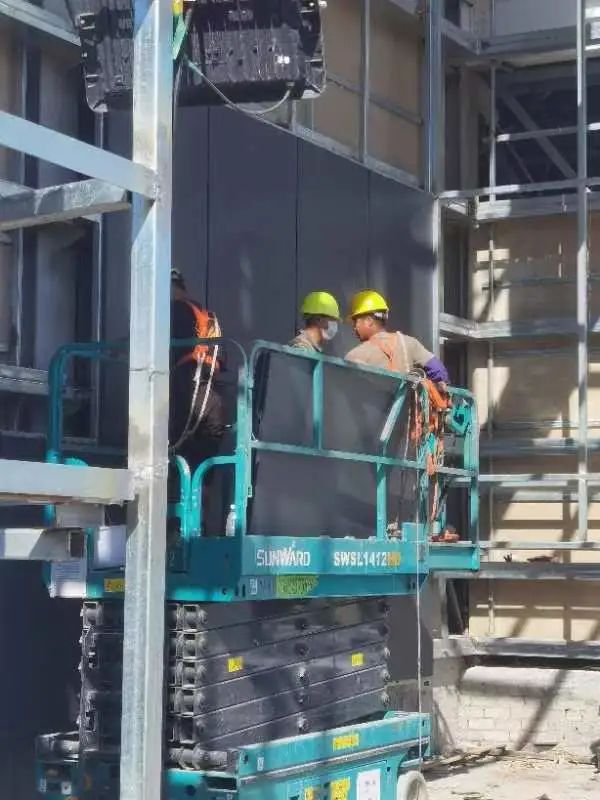 众志成城抗疫情！！3044am永利集团智能高空机械助力惠州方舱医院建设