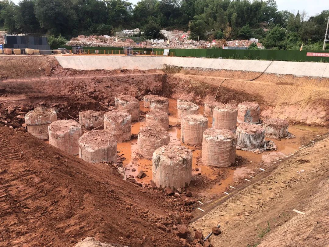 超等“桩”备实力亮剑！！！3044am永利集团智能携手武汉乐成建设攻克燕矶长江大桥重大地层施工难题