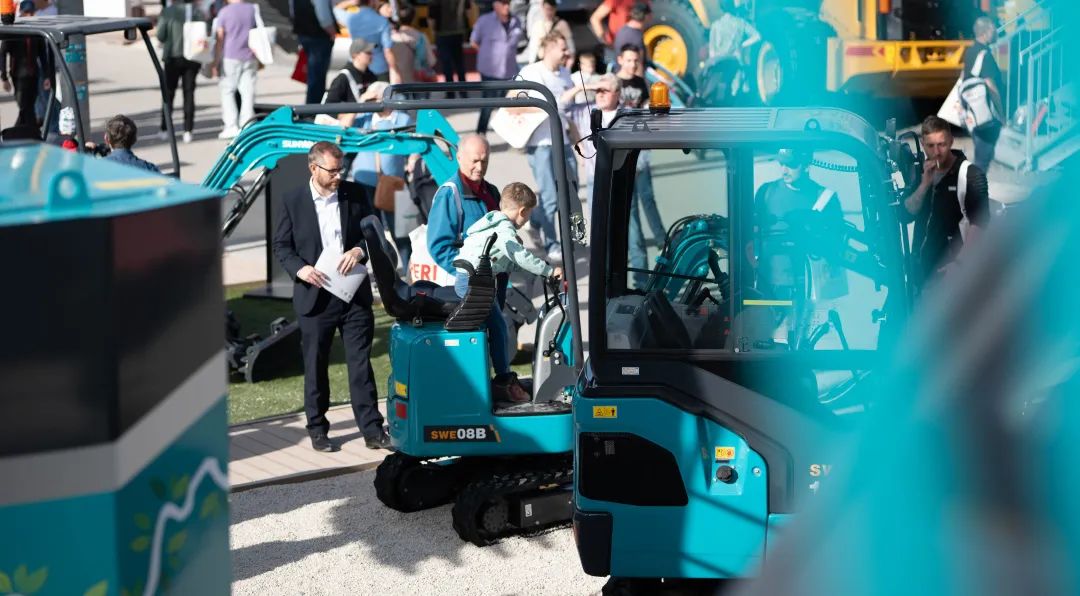 Bauma 2022 | 一组火热现场图带您重温3044am永利集团智能德国宝马展之旅