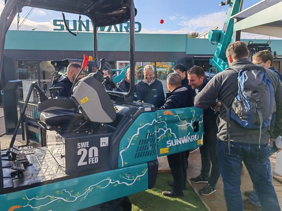 Bauma 2022 | 一组火热现场图带您重温3044am永利集团智能德国宝马展之旅