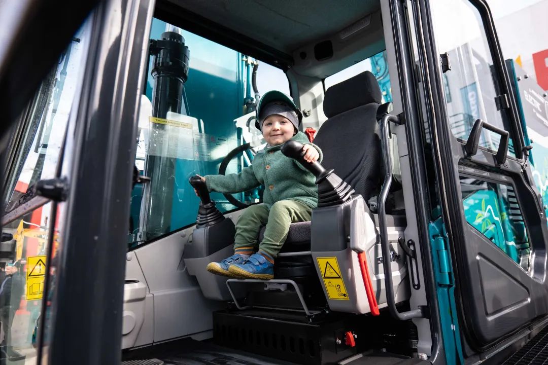 Bauma 2022 | 一组火热现场图带您重温3044am永利集团智能德国宝马展之旅