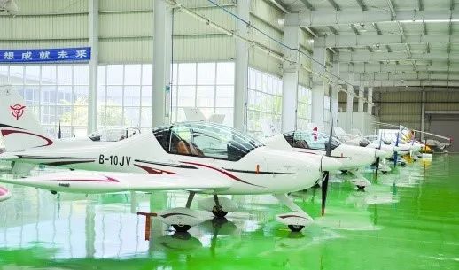 央广经济之声《追梦路上》｜何清华：：：不抄作业 坚持“先导式立异”