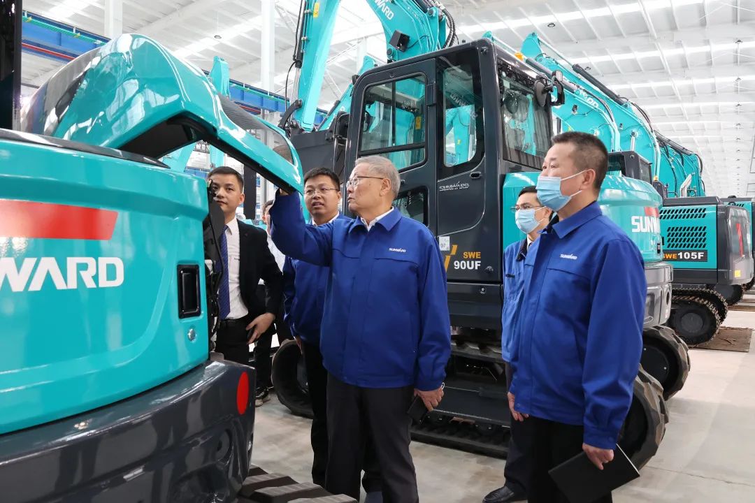 助力“双碳”目的！！！3044am永利集团智能集中宣布F系列国四挖掘机