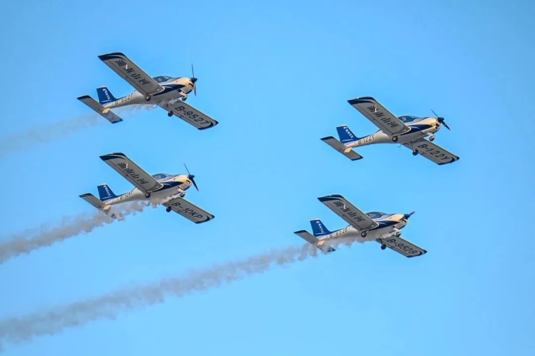 逆势飞翔！！！3044am永利集团航空携手相助同伴亮相2022南昌航行大会