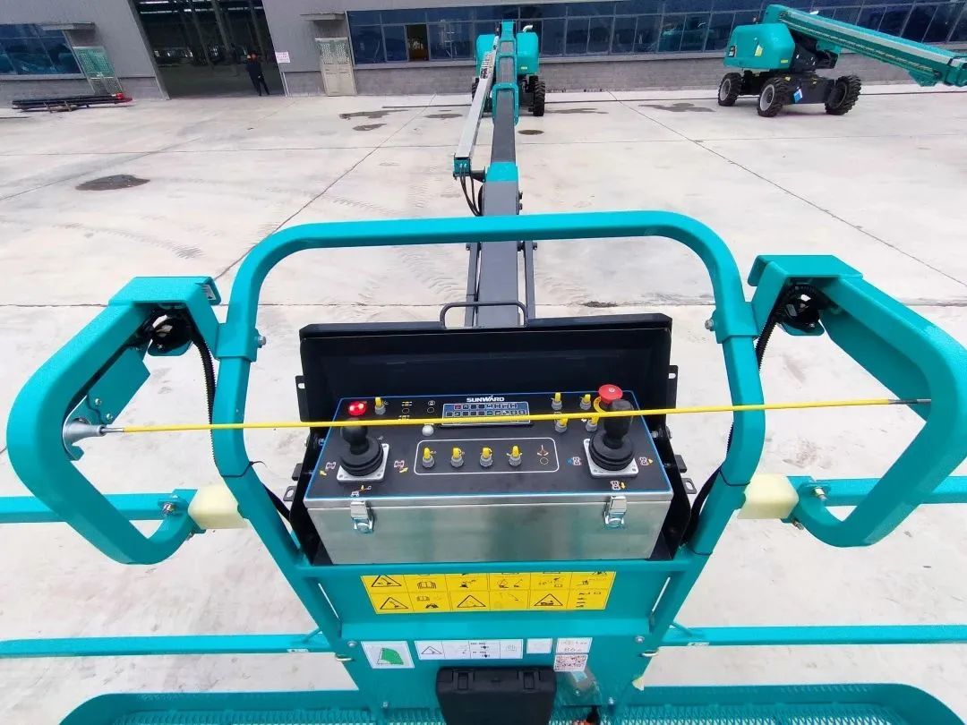 无需扩桥！！！3044am永利集团智能国四款32米直臂式高空作业平台乐成下线