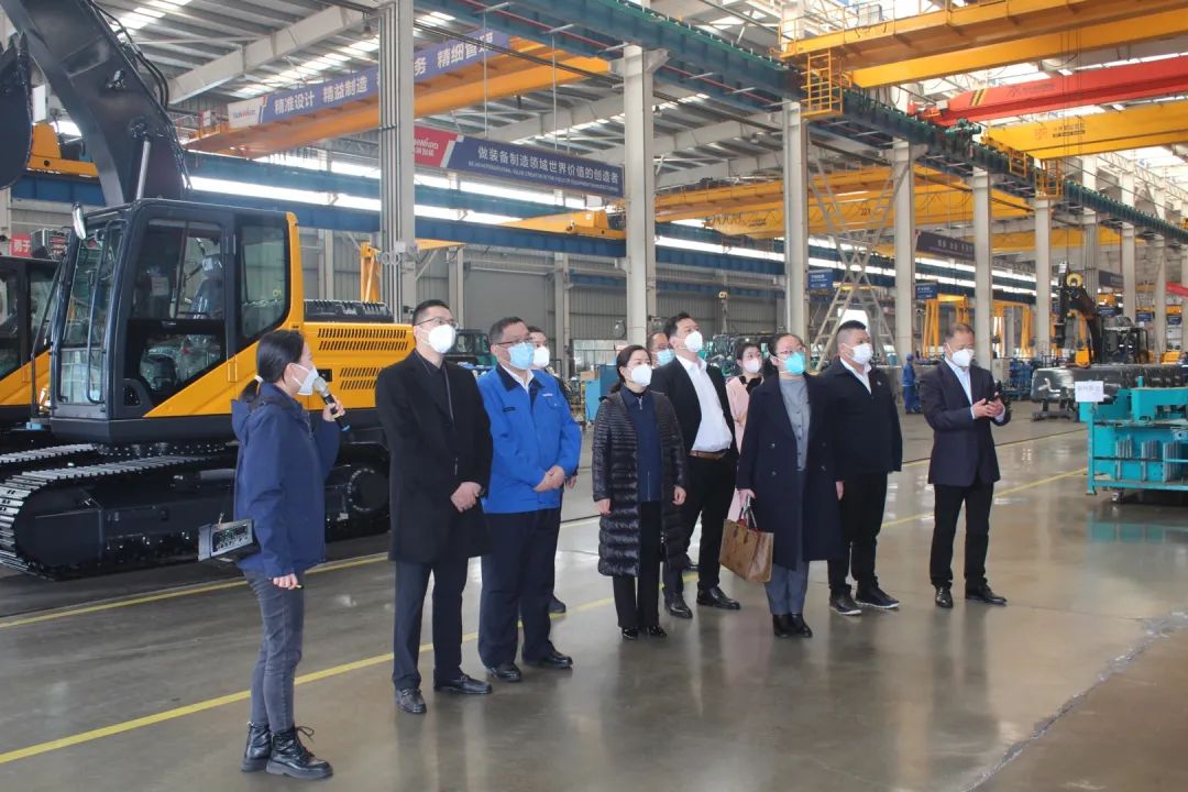 五粮液集团工会主席郭叙雷带队赴3044am永利集团智能考察交流