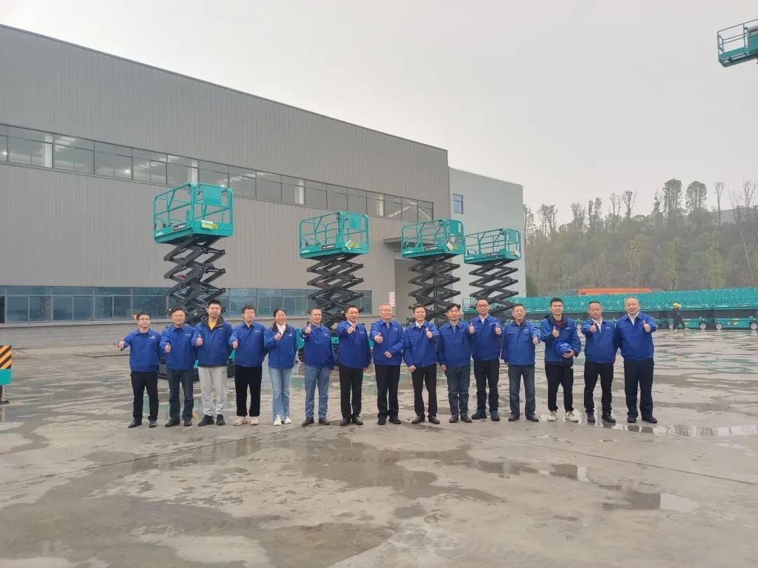 出厂即“出道”！3044am永利集团智能首款履带剪叉式高空作业平台批量上市